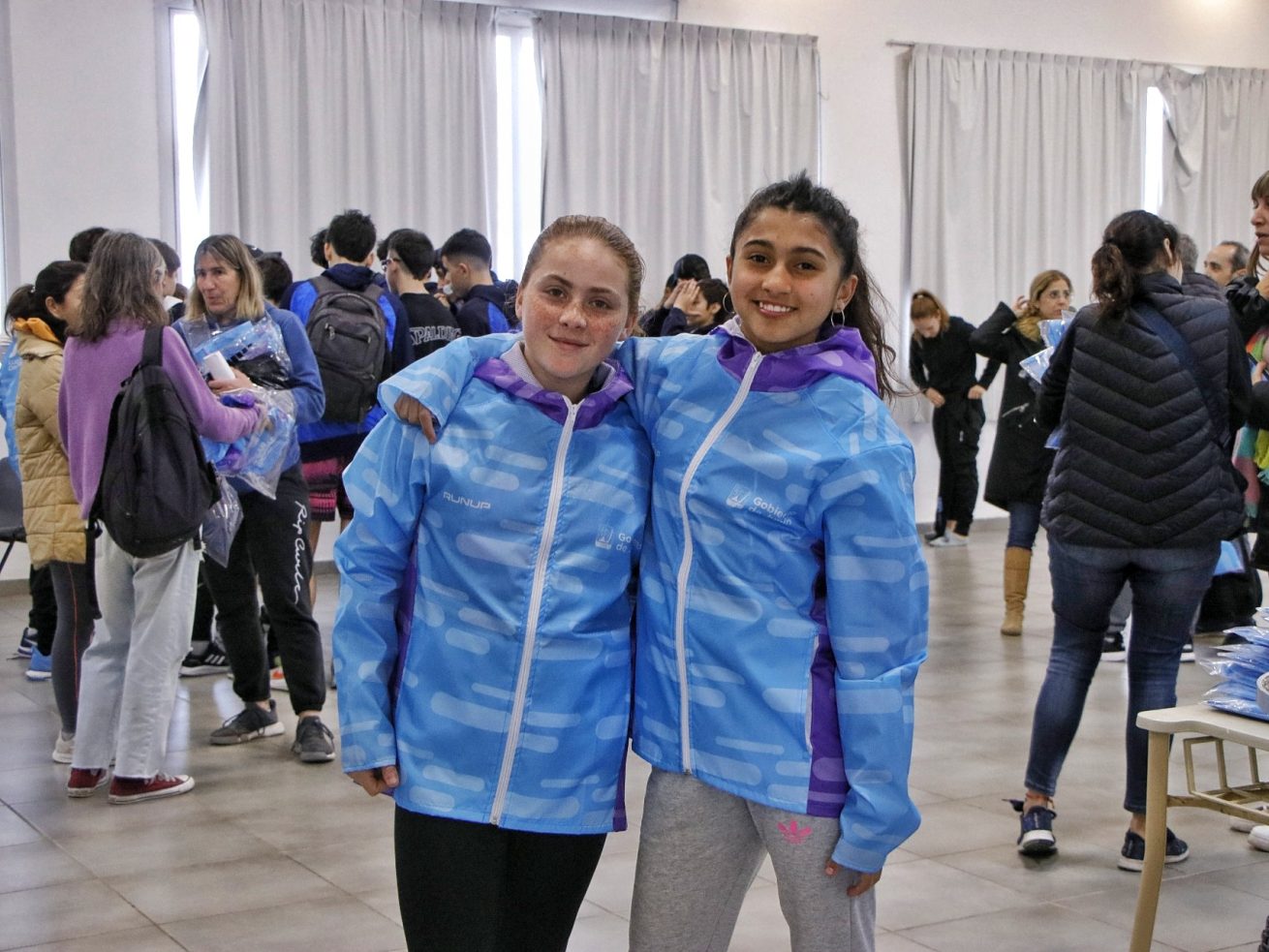 deportes bonaerenses entrega de ropa a deportistas 1 scaled