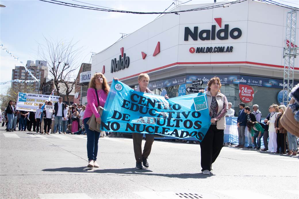 desfile por los 40 anos de democracia 15