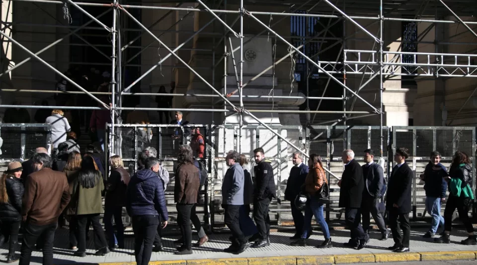 amenaza a tribunales