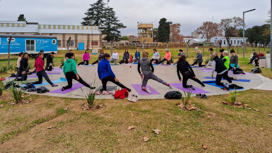 deportes clase abierta de yoga 1