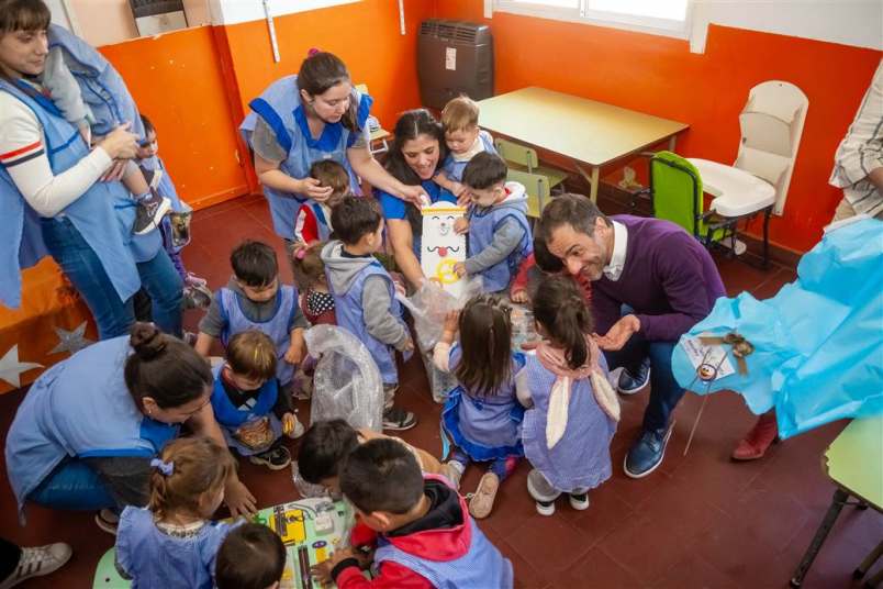 educacion celebracion globo rojo 2