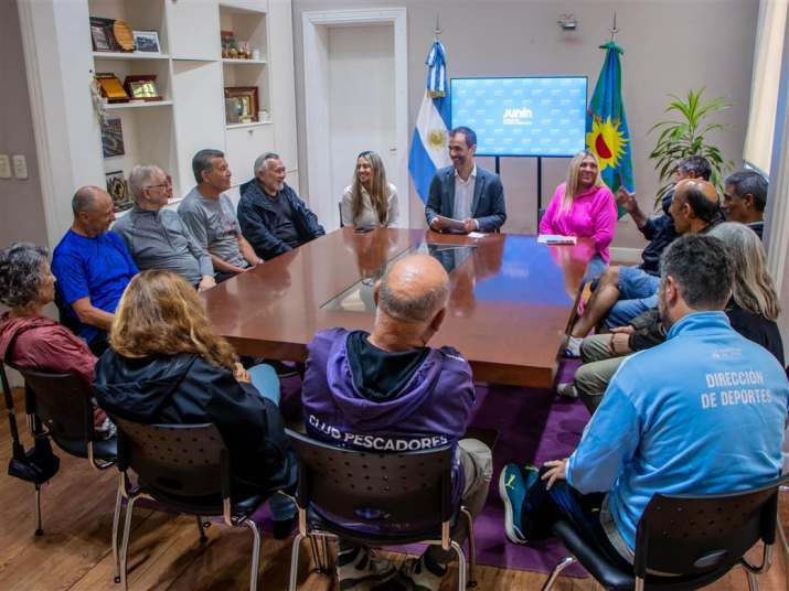 petrecca encuentro con finalistas juegos bonaerenses 1