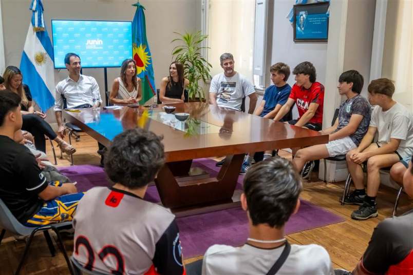 petrecca encuentro con finalistas juegos bonaerenses 13