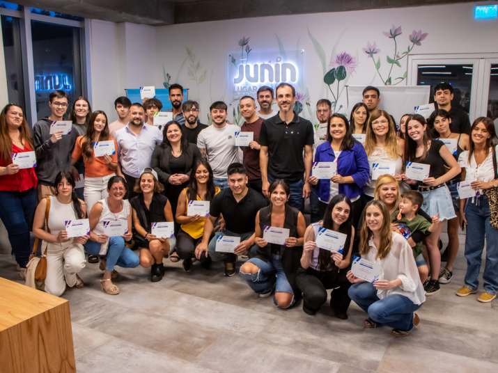 entrega de certificados en coworking municipal i