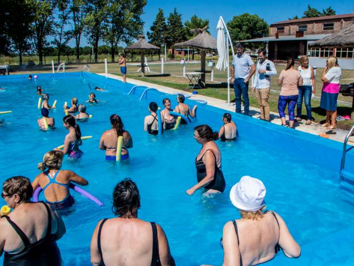 adultos mayores encuentro de verano activo en roca 3