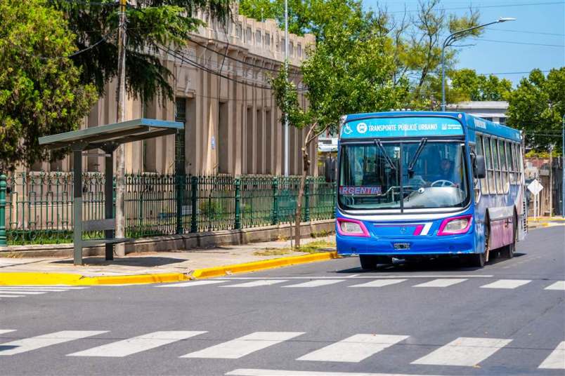 colectivos parada de la escuela centenario calle arias