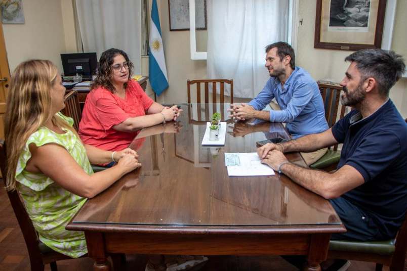 entrega fondo banquina al consejo escolar 1