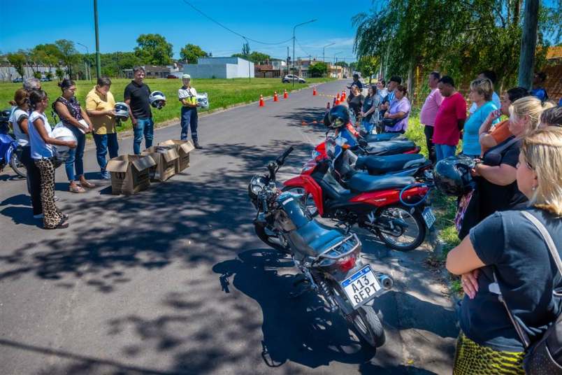 seguridad vial clinica conduccion moto y entrega de casco 1