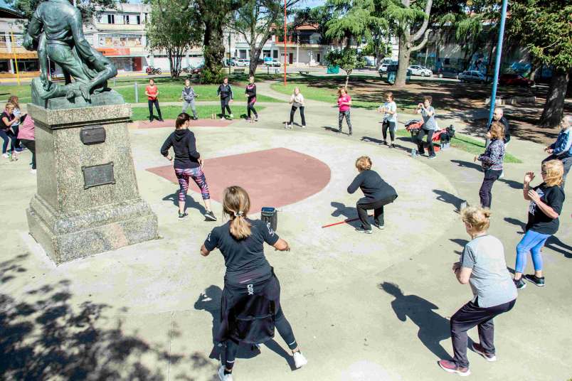 adultos mayores actividad en plaza marcilla ii